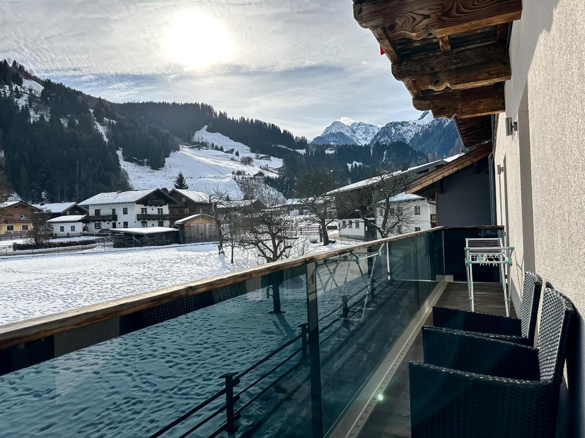 Our's Living - With Sauna & Summercard Near Kitzbueheler Alpen Lift Apartment *