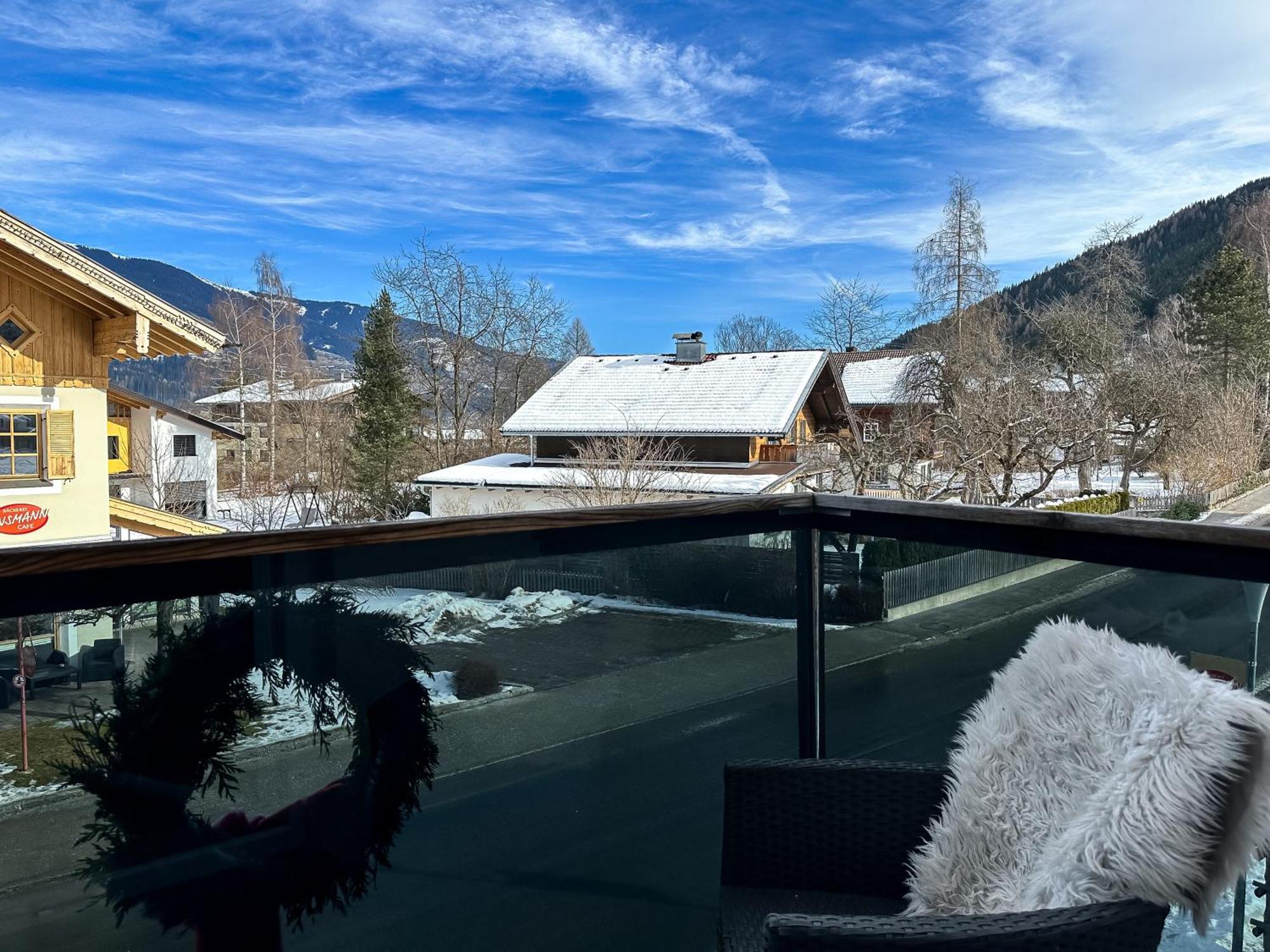 Our's Living - With Sauna & Summercard Near Kitzbueheler Alpen Lift Apartment