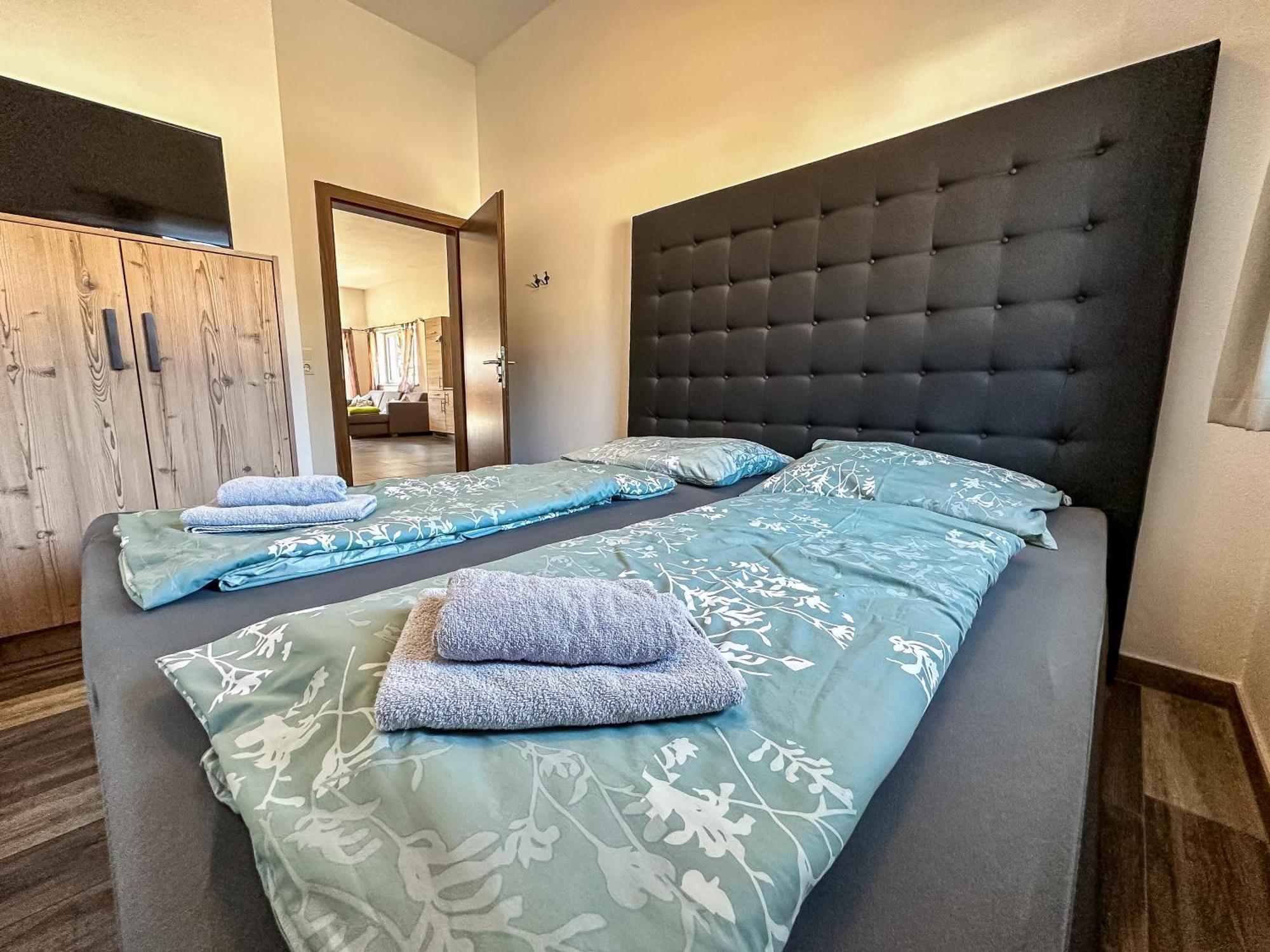 Our's Living - With Sauna & Summercard Near Kitzbueheler Alpen Lift Apartment